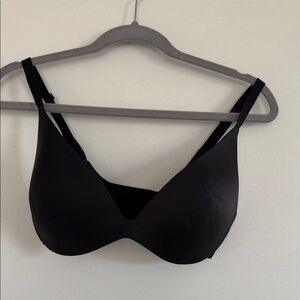 SKIMS Black Smooth Contour T-Shirt Bra